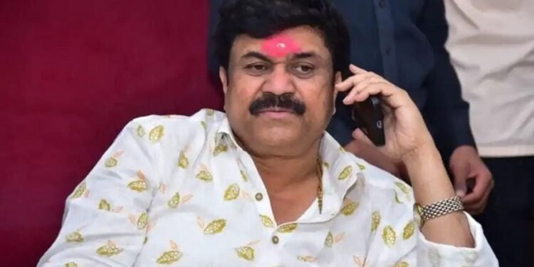 सरपंच हत्या प्रकरणी वाल्मिक कराडला पुणे येथून अटक; सीआयडी पथकाची कारवाई