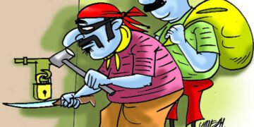 हिंगणघाट शहरातील यशवंत नगर मॉस्टर कॉलनी येथील घरात चोरी: ६३ हजार रुपये किमतीचे ऐवज चोरून नेले.