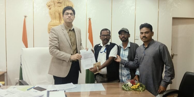 प्रेस संपादक पत्रकार सेवा संघ तर्फे जिल्हाधिकारी यांचे स्वागत आणि अवैध धंद्या बाबत निवेदन.