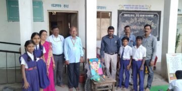 जनता हायस्कूल (डेपो शाखा) बल्लारपूर येथे क्रांतीज्योती सावित्रीबाई फुले जयंती साजरी* *गरजू विद्यार्थ्यांना शालेय गणवेश वाटप.