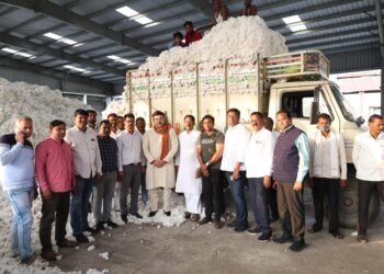 सावनेर येथे सीसीआय कापूस खरेदी केंद्र सुरू, आमदार डॉ. आशिष देशमुख यांनी घेतला पुढाकार.