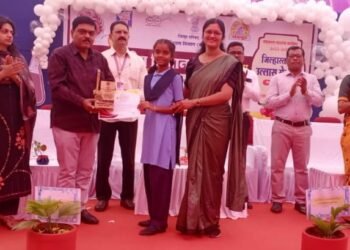 चंद्रपूर जिल्हा स्तरीय विज्ञान प्रदर्शनीत जिल्हा परिषद शाळा हरदोना (खुर्द) ची भारवी शास्त्रकार प्रथम.