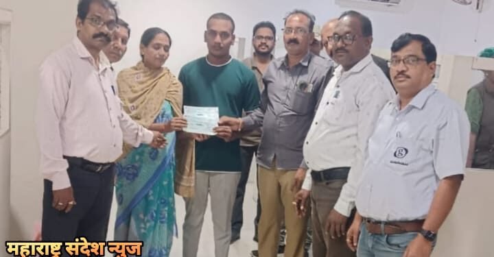 हिंगणघाट शहरातील गिमाटेक्स वणी युनिटच्या कामगारांकडून मृत कामगाराच्या कुटुंबांना मदतीचा हात.