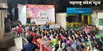 वरलक्षमी फाउंडेशन तथा नैसर्गिक पर्यावरण संवर्धन संस्थेच्या वतीने दहेगाव येथे महिलांना हळदी कुंकू निमीत्त कुंड्याचे वाटप.