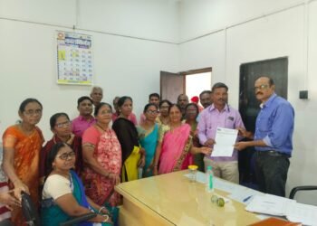 बल्लारपूर चे मुख्य रस्ते *तारणहार करण्यात यावे अशी*वंचित बहुजन आघाडी तर्फे तहसिलदार यांना निवेदन.