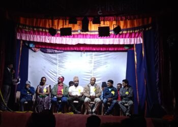 मौजा राजाराम (खां)येथे जय सेवा नाट्य कला मंडळ द्वारा आयोजित ” उमा शेंडे गुरुजी स्व लिखित ओझं कुंकवाच ” या नाट्यप्रयोगाच्या उदघाटन सोहळा पार.