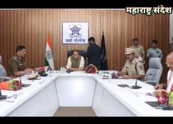 वर्धा जिल्ह्याचे पालकमंत्री डॉ. पंकज भोयर यांनी घेतला कायदा व सुव्यवस्थेचा आढावा.