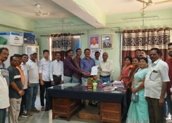 निष्पक्ष निवडणूकांसाठी राजुरा काँग्रेसच्या वतीने तहसीलदारा मार्फत निवडणूक आयोगाला निवेदन.