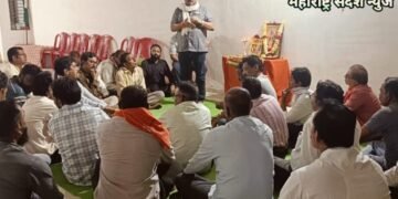 हिंगणघाट: गणतंत्र दिनाच्या पूर्वसंध्येला शिवसेना उबाठा च्या वतीने भारत मातेच्या प्रतिमेचे व भारताचे संविधानाचे पूजन.