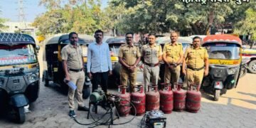 परतूर येथे घरगुती सिलेंडर मधील गॅस अवैध रित्या विक्री, परतूर पोलिसांची धडक कारवाई.