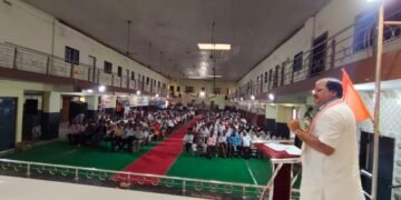 शेतकऱ्यांनी आधुनिक शेतीची कास धरावी: आमदार समीर कुणावार यांचे शेतकरी मेळावा प्रसंगी प्रतिपादन.