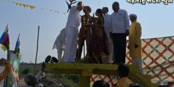 हिंगणघाट तालुक्यातील नांद्रा (आष्टा) येथे क्रांतिसूर्य भगवान बिरसा मुंडा यांच्या पुतळ्याचे अनावरण.