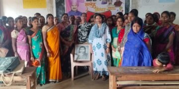 भामरागड येथे तनुश्रीताई धर्मराव बाबा आत्राम यांच्या हस्ते हळदीकुंकू कार्यक्रम ताठा माठात उद्घाटन साजरा.