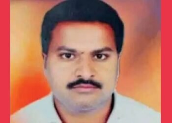 पुणे: कर्जबाजारी पणाला कंटाळून युवा शेतकऱ्याने झाडाला गळफास घेऊन केली आत्महत्या.