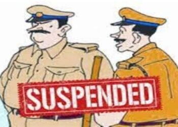 वर्धा पोलीस: तक्रार दाखल करुन घेण्यास टाळाटाळ करणाऱ्या दोन पोलीस कर्मचाऱ्याचे निलंबन, ठाणेदाराची तडकाफडकी..