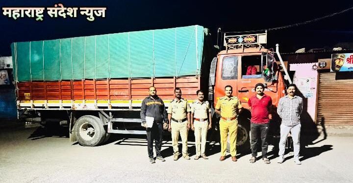 कत्तलीसाठी घेऊन जाणारे 15 गोवंश जनावरे यांची परतूर पोलिसांनी केली सुटका. 17 लाखाचा मुद्देमाल जप्त.