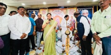 किर्तनाचे सार खऱ्या आयुष्यात उतरवा: खासदार प्रतिभा धानोरकर धाबा येथे कोडय्या महाराजांच्या यात्रेला दिली भेट.