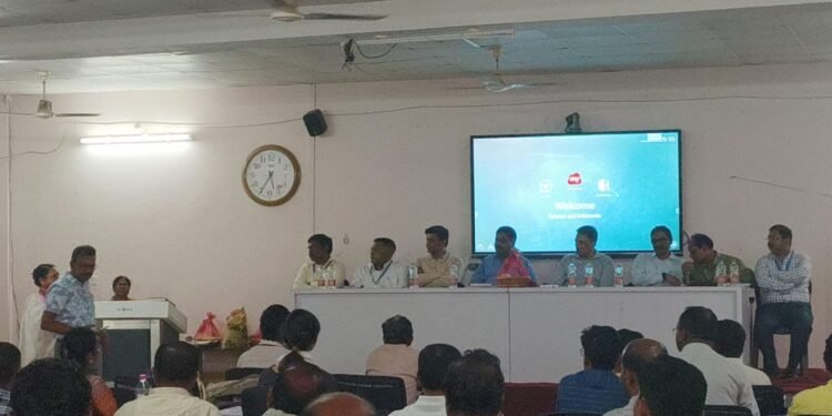 शालेय शिक्षण प्रधान सचिव रणजीत सिंह देओल यांनी जिल्हास्तरीय शिक्षक क्षमता वृद्धी 2.0 प्रशिक्षणाला दिली भेट.