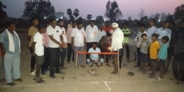 माजी जि.प.अध्यक्ष अजय कंकडालवार यांचा हस्ते भव्य ग्रामीण कब्बड्डी स्पर्धेचे उदघाटन.