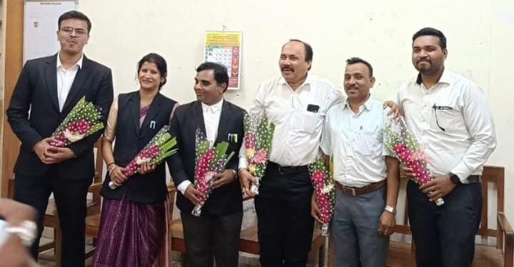 हिंगणघाट अधिवक्ता संघाच्या निवडणुकीत अँड. संदिप प्र. देवगिरकर यांची अध्यक्षपदी निवड.