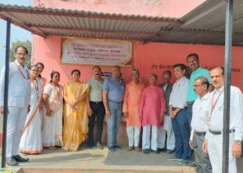 अभियंता राम देशपांडे यांच्या कडुन भारत विद्यालय हिंगणघाट ला वाटर कुलर भेट.