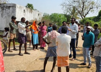 नगरपंचायत उपाध्यक्ष बबलू पाशा यांनी जाणून घेतले धरमपुरी वार्डातील नागरिकांची समस्या.