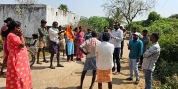 नगरपंचायत उपाध्यक्ष बबलू पाशा यांनी जाणून घेतले धरमपुरी वार्डातील नागरिकांची समस्या.