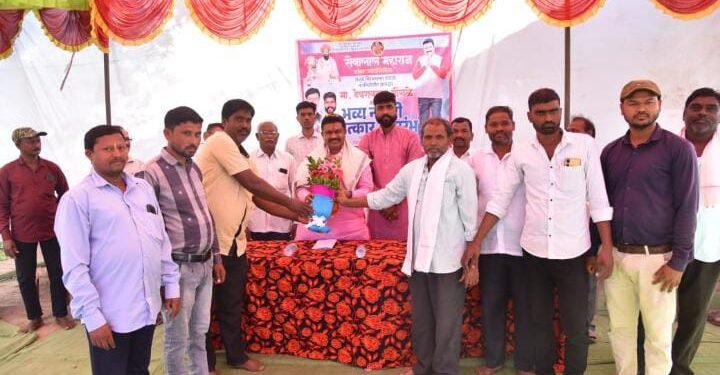 मंगी येथे बंजारा समाजाचे आद्यदैवत संत श्री सेवालाल महाराज यांच्या 286 व्या जयंती निमित्त आमदार देवराव भोंगळे यांचा नागरी सत्कार.