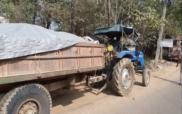 अवैध वाळू वाहतूक करणाऱ्या ट्रॅक्टरवर अल्लीपुर पोलिसांची धडक कारवाई: लाखोंचा माल जप्त.