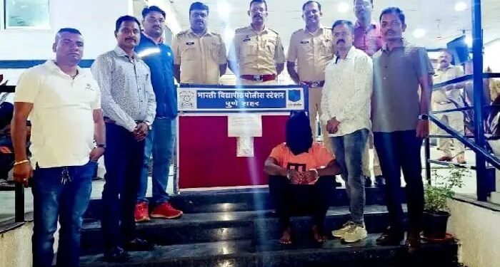 पुण्यात सकाळी मॉर्निग वॉक करणार्या महिलेच्या गळ्यातील सोनसाखळी लुटणाऱ्या आरोपीला पोलिसांनी ठोकल्या बेड्या.