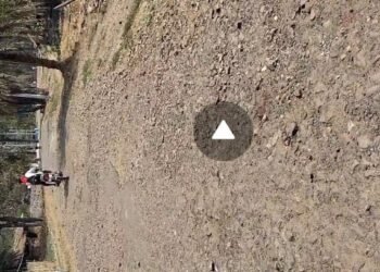 गडचिरोली जिल्हाच्या अभिमान बाळगणाऱ्या सरकारकडे सुरजागड ते गट्टा रस्ते सुधारण्यासाठी निधी का नाही? भाकपा