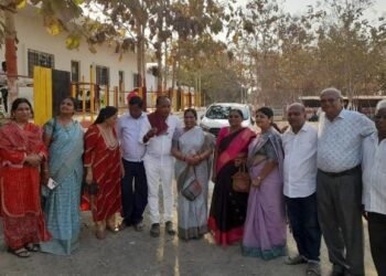 मोहता विद्यालय हिंगणघाट येथे सन १९७६ च्या बॉचच्या माजी विद्यार्थ्याचा मेळावा संपन्न.