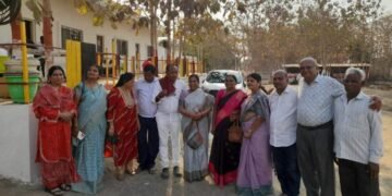 मोहता विद्यालय हिंगणघाट येथे सन १९७६ च्या बॉचच्या माजी विद्यार्थ्याचा मेळावा संपन्न.