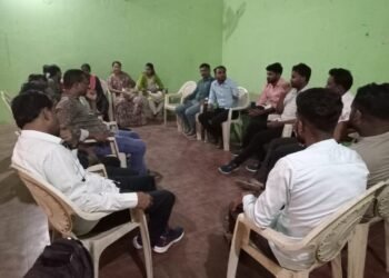 आज गडचिरोली येथील ग्रामसेवक भवन येथे ग्राम साधन व्यक्तीचीं बैठक.