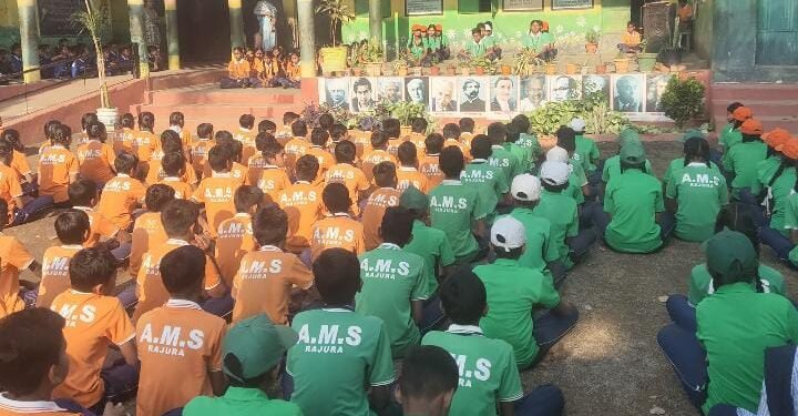 राजुरा: आदर्श शाळेत जागतिक जल दिन साजरा, राष्ट्रीय हरित सेनेच्या विद्यार्थांचा पुढाकार.