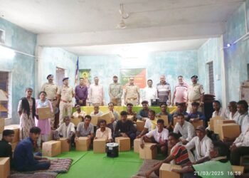 वेलगूर येथे  जागतिक वन दिनानिमित्त सौर चुलते वाटप.