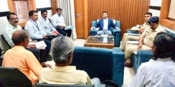 दशकभरापासून न्यायाच्या प्रतीक्षेतील कळमेश्वर येथील निकोसे प्रकरणात अनुसूचित जाती-जमाती आयोगाने घेतला तक्रारीचा आढावा.