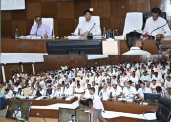 महाराष्ट्र प्रदूषण नियंत्रण मंडळ, सुरजागड इस्पात प्रा. लिमिटेड द्वारा गडचिरोली येथे जनसुनावणी.