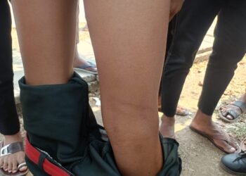 वसतिगृह अधिक्षक ईश्वर शेवाळे यांच्यावर कठोर कारवाई करा.