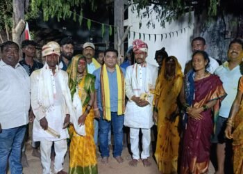 मदनागिरी देवी च्या बोनालु कार्यक्रमाला माजी आमदार दिपकदादा आत्राम यांची उपस्थिती.