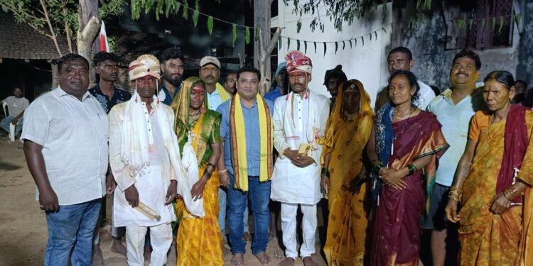 मदनागिरी देवी च्या बोनालु कार्यक्रमाला माजी आमदार दिपकदादा आत्राम यांची उपस्थिती.