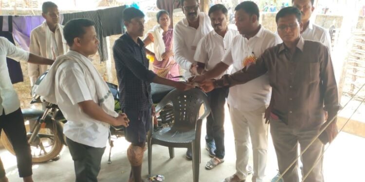 गुंगलू मिच्छा यांना मदतीचा हात – अजयभाऊंच्या तत्परतेने जीव वाचला.