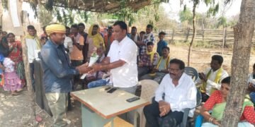 माजी जि.प.अध्यक्ष अजय कंकडालवार यांचा हस्ते भव्य ग्रामीण व्हाॅलीबाॅल स्पर्धेचे उदघाटन.