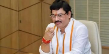 मोठी बातमी! धनंजय मुंडें यांनी दिला मंत्री पदाचा राजीनामा!