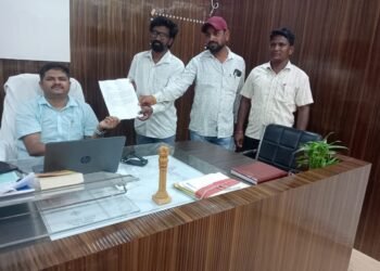 नारायणपूर ते रंगय्यापल्ली रस्त्याच्या दुरुस्तीसाठी नागरिकांचा संताप.