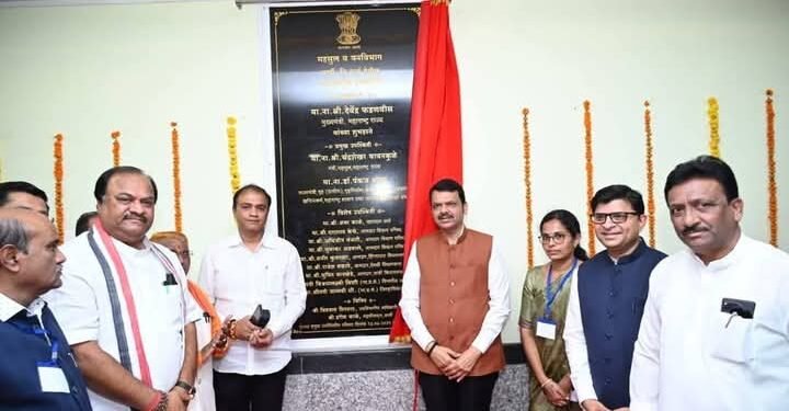 आर्वी येथे वनविभागाच्या भवनाचा व 720 कोटीच्या विकासकामांचे मुख्यमंत्री देवेंद्र फडणवीस यांच्या हस्ते भूमिपूजन व लोकार्पण.