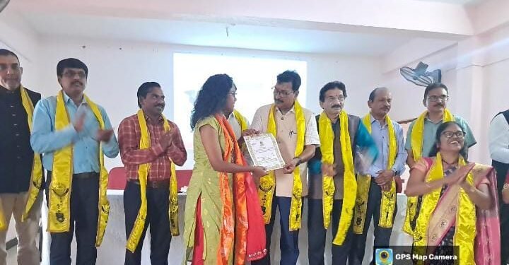 शरदराव पवार महाविद्यालय राजुरा येथे विद्यार्थ्यांचा पदवीदान समारंभ संपन्न.