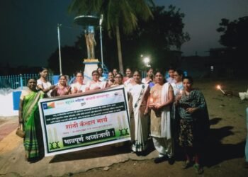 वंचित बहुजन महिला आघाडी बल्लारपूर तर्फे जम्मू काश्मीर येथिल पहलगाम येथे भारतीय पर्यटकांवर झालेल्या आतंकवादी हमला निषेधार्थ आणि  त्यांना श्रद्धांजली अर्पण.   कँडल मार्च आयोजन करण्यात आले.