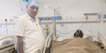 कर्तव्यदक्ष कर्मचाऱ्याचा उपचारासाठी माणुसकीचा पुढाकार : माजी जि.प.अध्यक्ष अजय कंकडालवार यांची संवेदनशीलता आणि सामाजिक बांधिलकीचा स्तुत्य आदर्श.