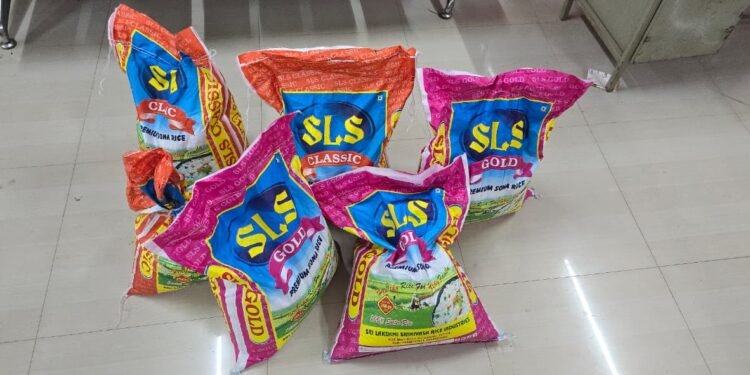 गडचिरोलीत अनधिकृत HTBT कापूस बियाण्याचा साठा सापडला; एक अटकेत, तेलंगणातील तस्कर फरार.